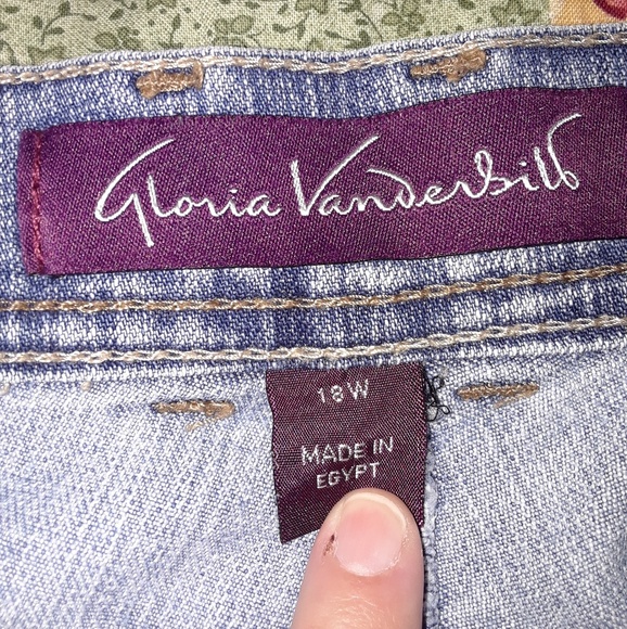 Gloria Vanderbilt jeans - Picture 3 of 3